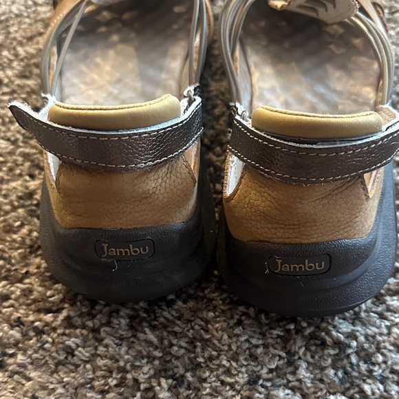 Jambu Women's Tan and Brown Multi-Strap Sandals - Picture 4 of 10